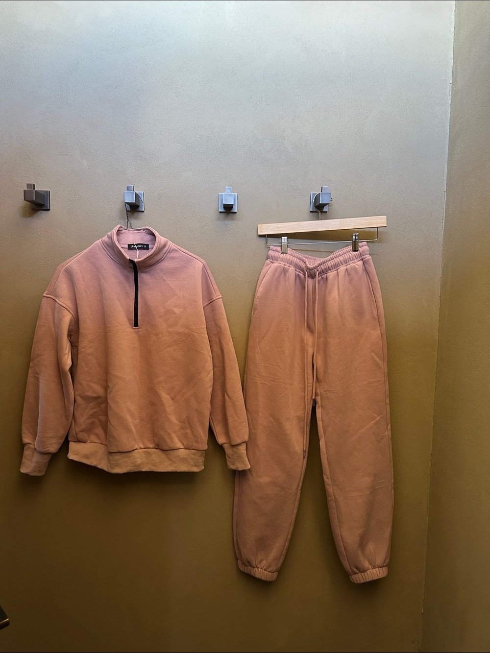 Unknown Brand Pink Half-Zip Sweatshirt and Jogger Set